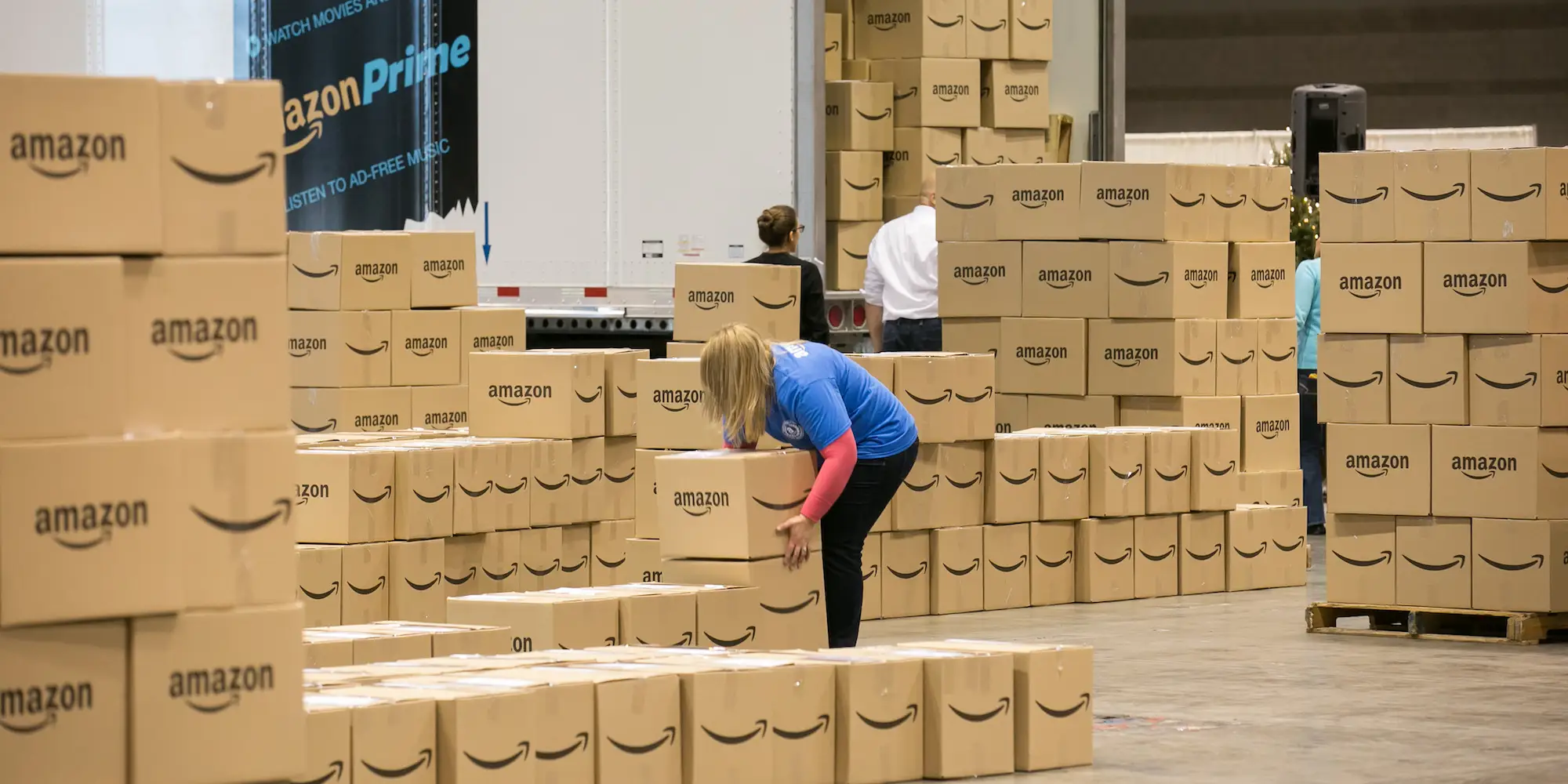 why amazon pushes returnless returns